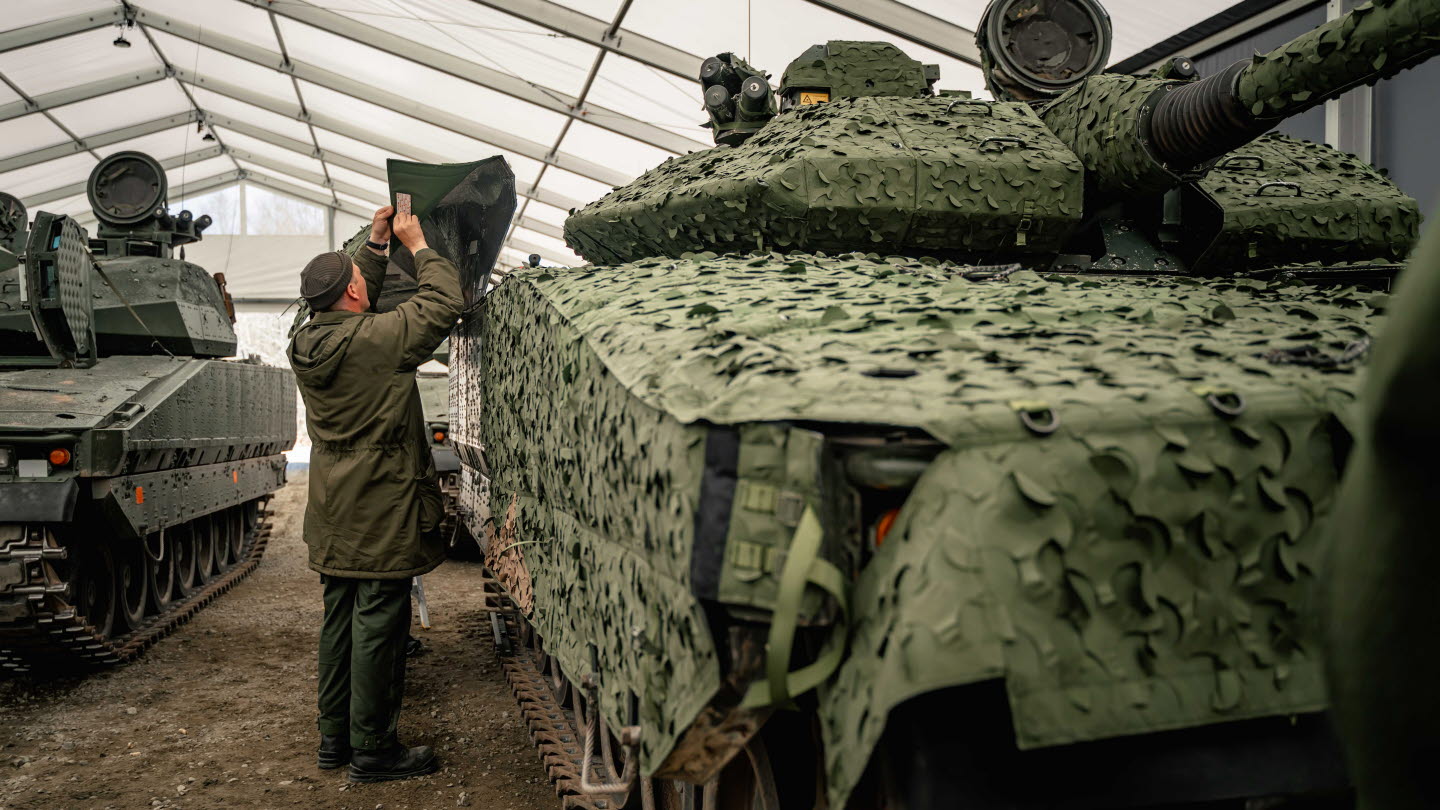 Швеция показала как украинские экипажи проходили обучение по использованию  боевых машин пехоты CV90 | gagadget.com