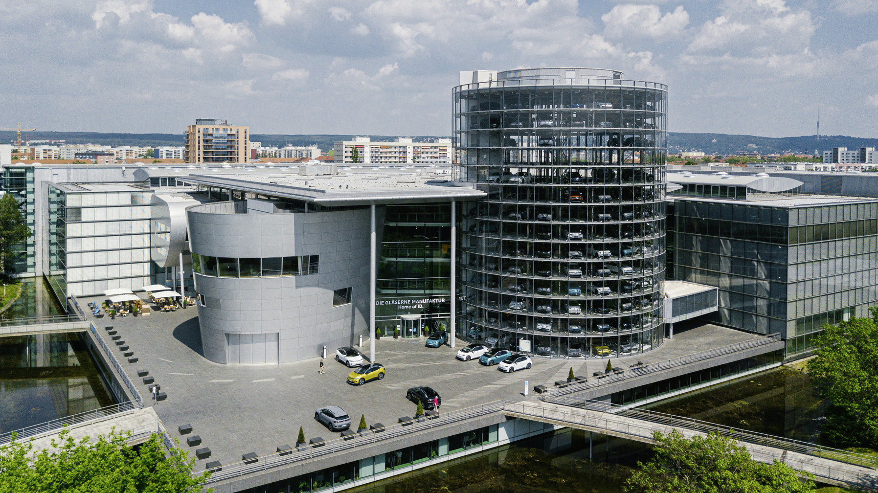 Gläserne Manufaktur in Dresden, hergestellt von der Volkswagen AG