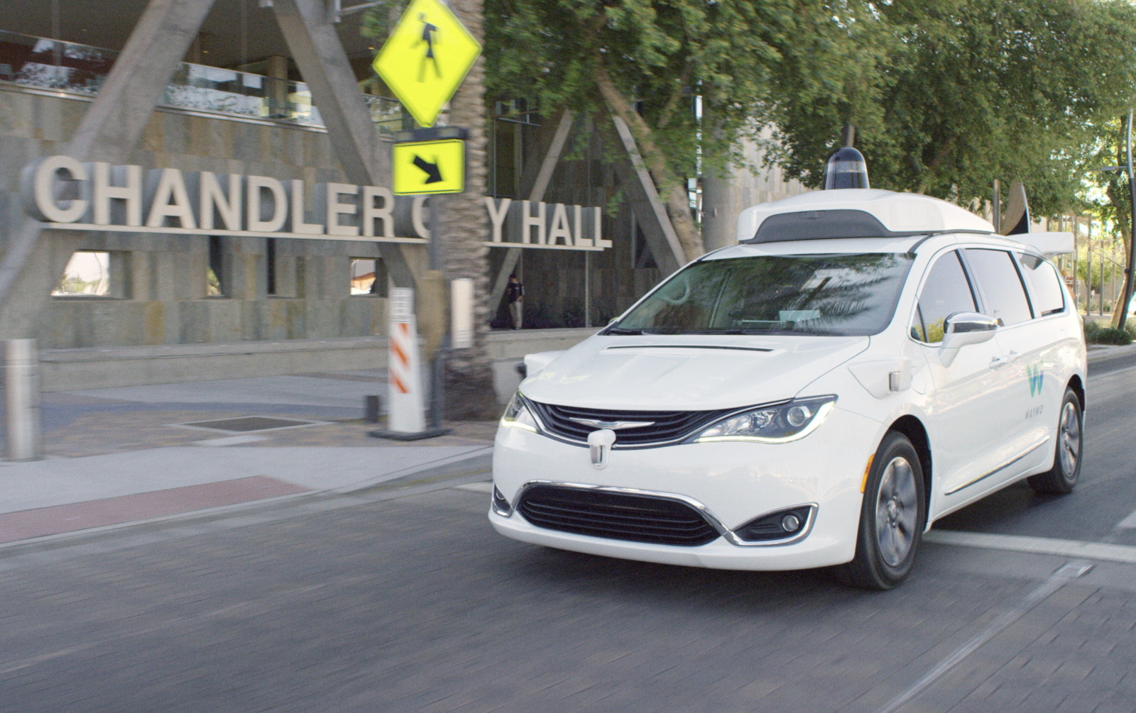 Waymo's robot taxi's zijn begonnen met het leveren van Uber Eats in Phoenix