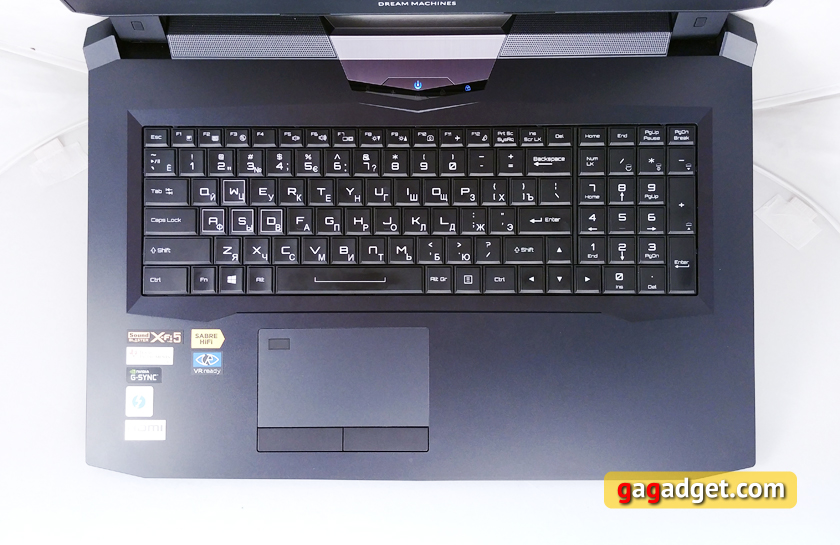 Обзор Dream Machines Clevo X1060-17UA22: мощный игровой ноутбук с настольным процессором-16