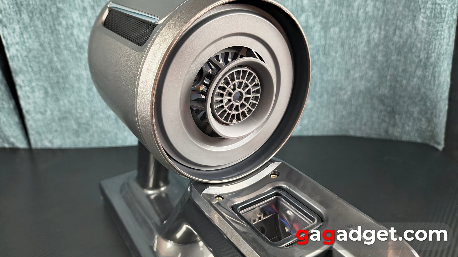 Мажордом чистоты: обзор беспроводного пылесоса Dreame Z40 Station-9