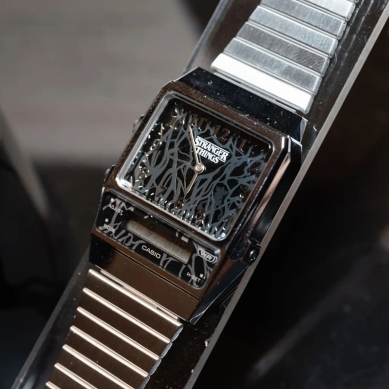 Годинники Casio AQ-800 з елементами дизайну серіалу Stranger Things