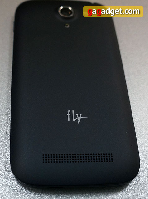 Обзор бюджетного смартфона Fly IQ4404 Spark-6