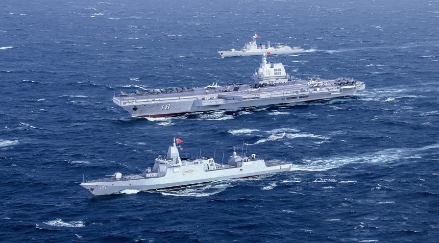 En 2025, la Chine mettra en service le porte-avions Fujian, le plus avancé, équipé de catapultes électromagnétiques pour les chasseurs J-35 de cinquième génération.-2