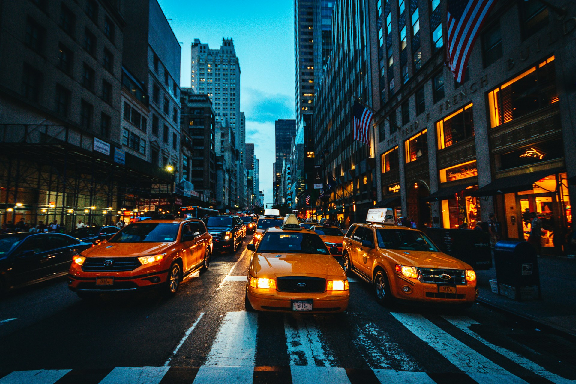 Nueva York permitirá probar taxis robotizados con un operador de seguridad al volante