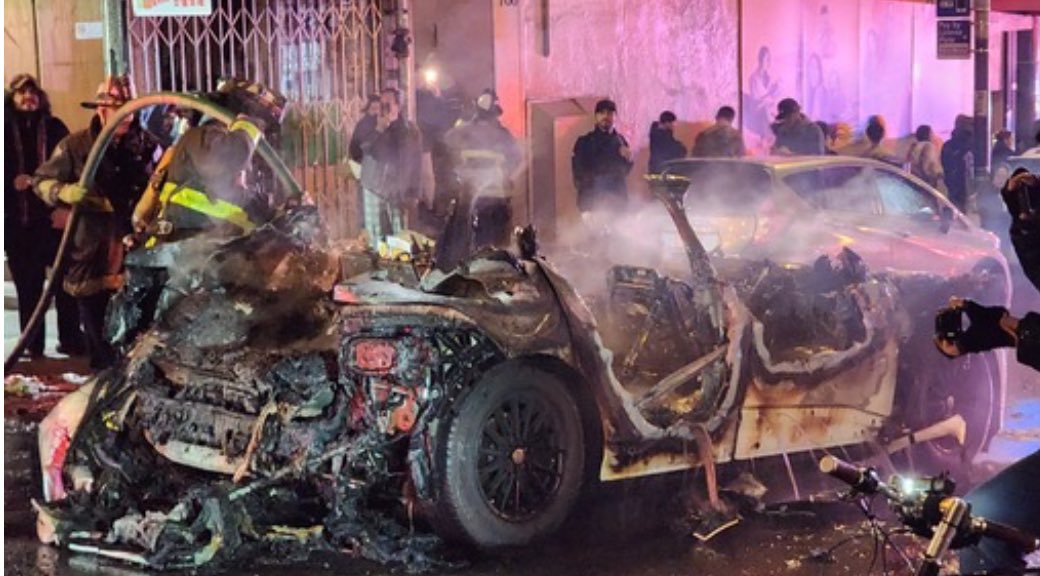Waymo-robotaxi angrebet og sat i brand i San Francisco