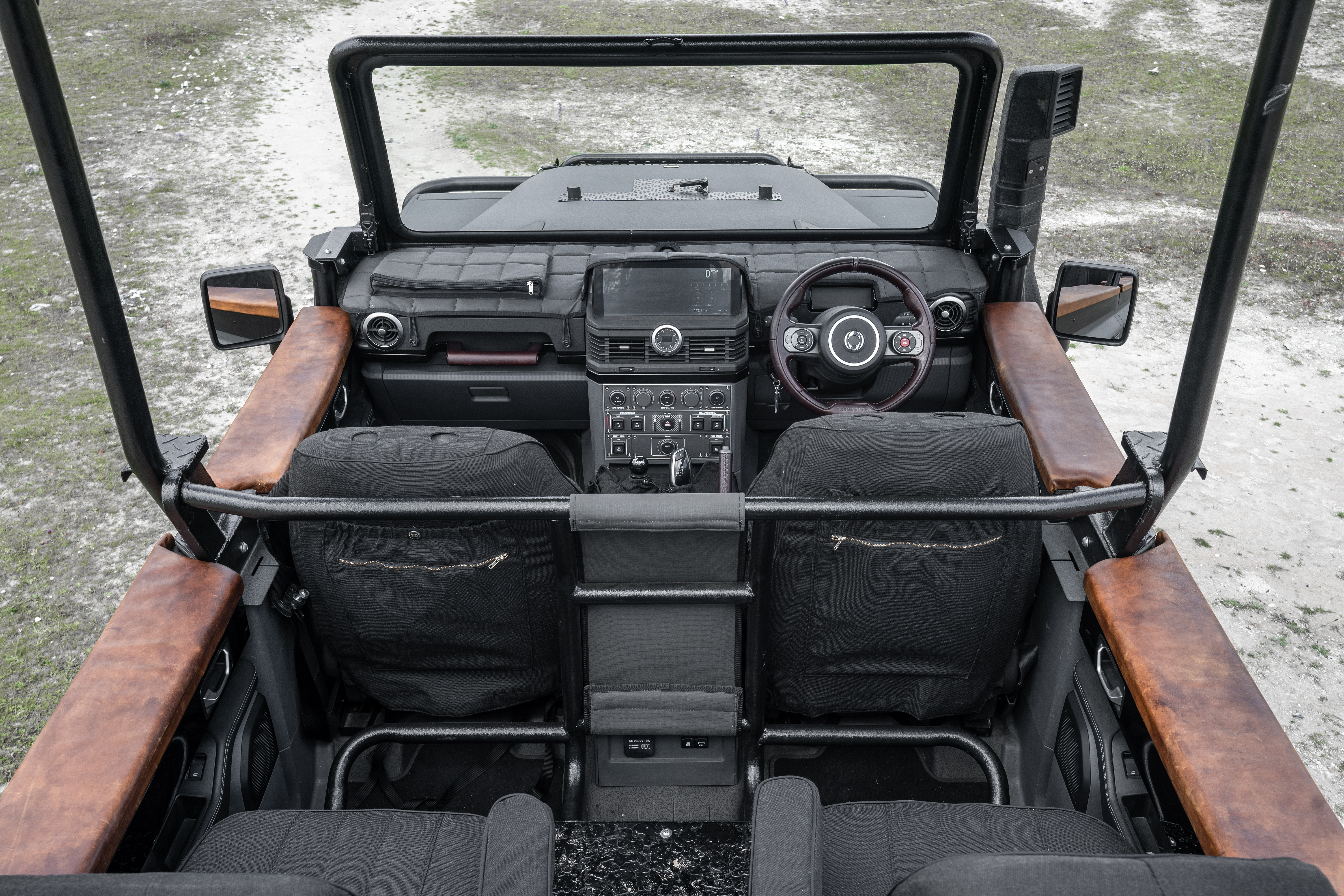 Grenadier Game Viewer с различными вариантами сидений