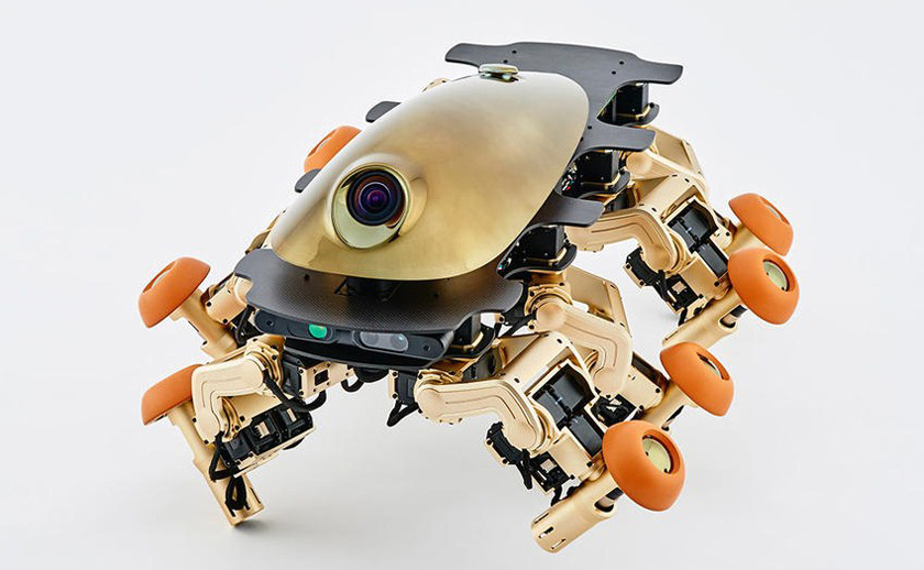Робот-трансформер Halluc IIx c восемью лапами-колесами