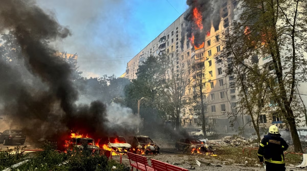 Ukraine unter massivem Raketenbeschuss: Russische Barbaren feuerten 120 Raketen und 90 Drohnen auf zivile Infrastruktur ab