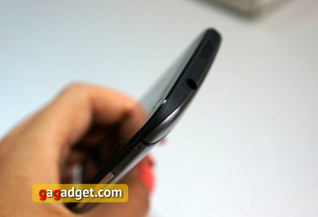 Обзор смартфона HTC One Mini 2-4