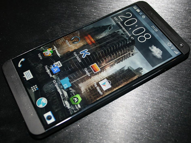 Живое фото задней крышки смартфона HTC M8 с ... двумя камерами? (updated)-2