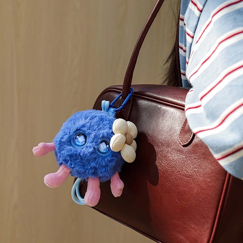 Smart Hanhan, який кріпиться на рюкзак