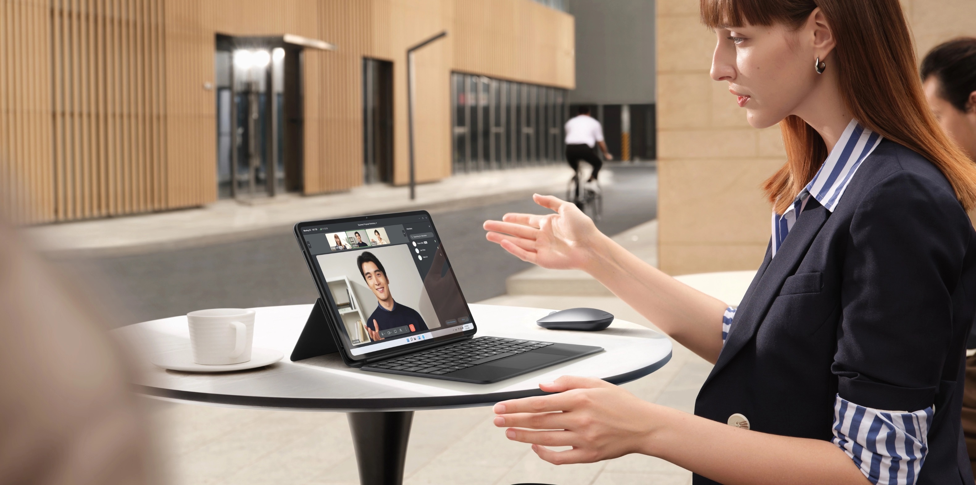 Huawei MateBook E : hybride tablette-ordinateur portable avec Windows 11,  processeurs Intel de 11e génération et support du stylet pour 940 $