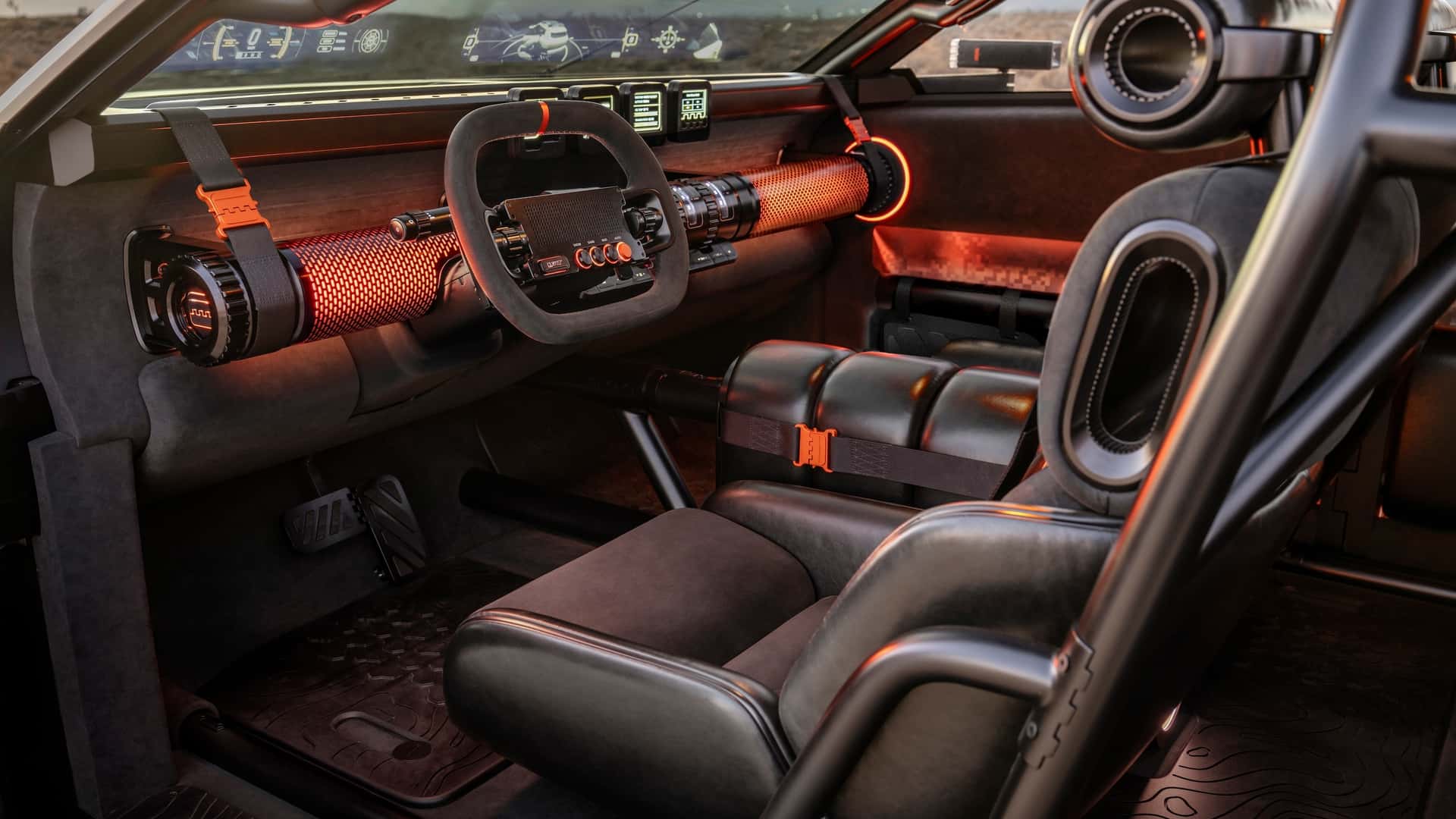 Теплый оранжевый свет в салоне Hyundai Crater