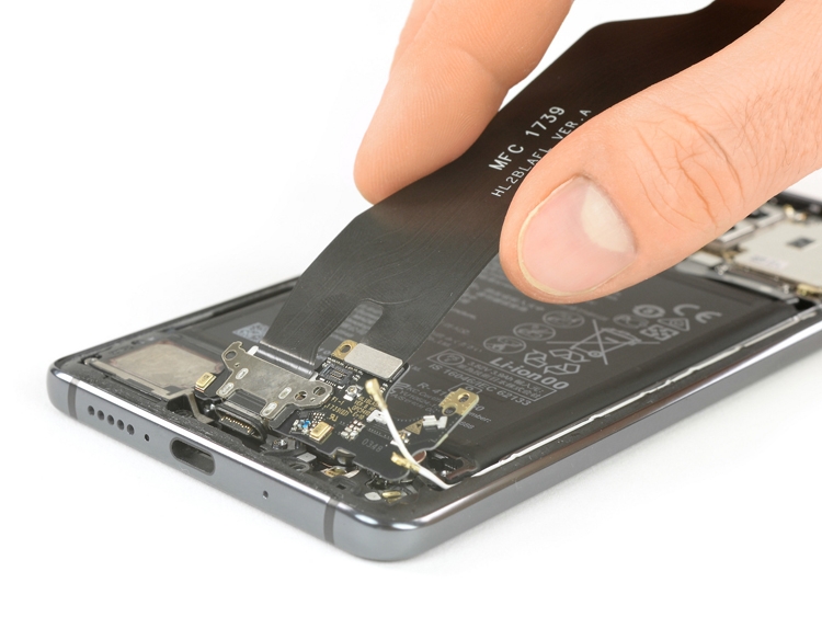 iFixit Huawei Mate 10 Pro 2.jpg