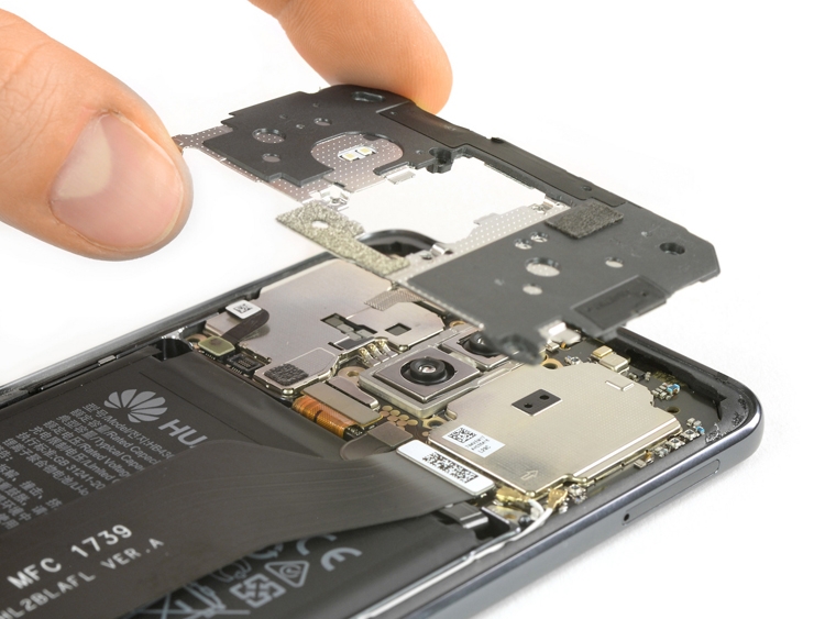 iFixit Huawei Mate 10 Pro 3.jpg