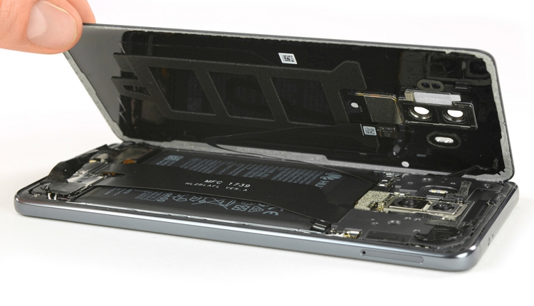 iFixit Huawei Mate 10 Pro 4.jpg