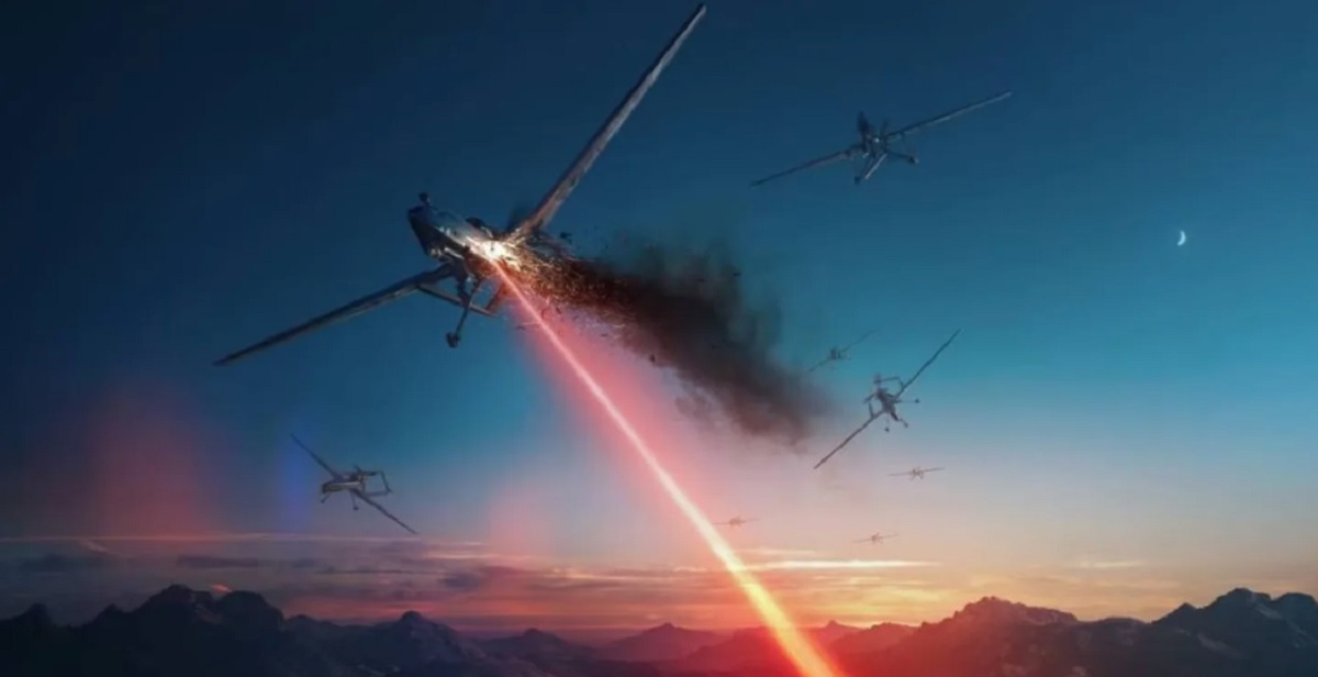 La difesa aerea del futuro: gli esperti hanno parlato del sistema laser P-HEL, che ha già dimostrato la sua efficacia nella lotta contro i droni