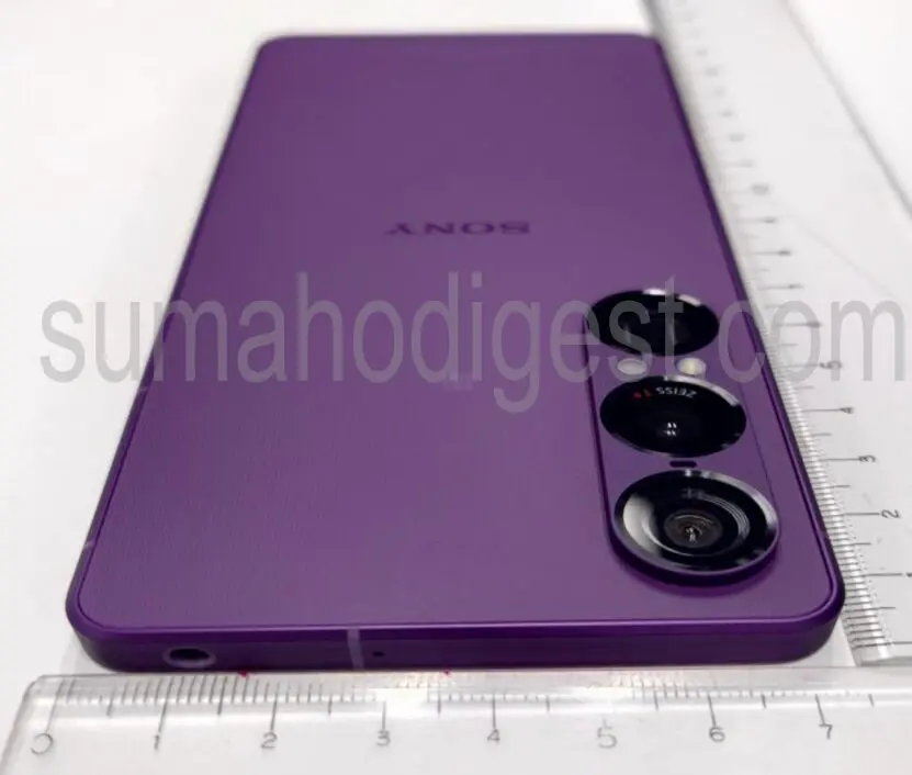 Sony Xperia 1 VII side panel image