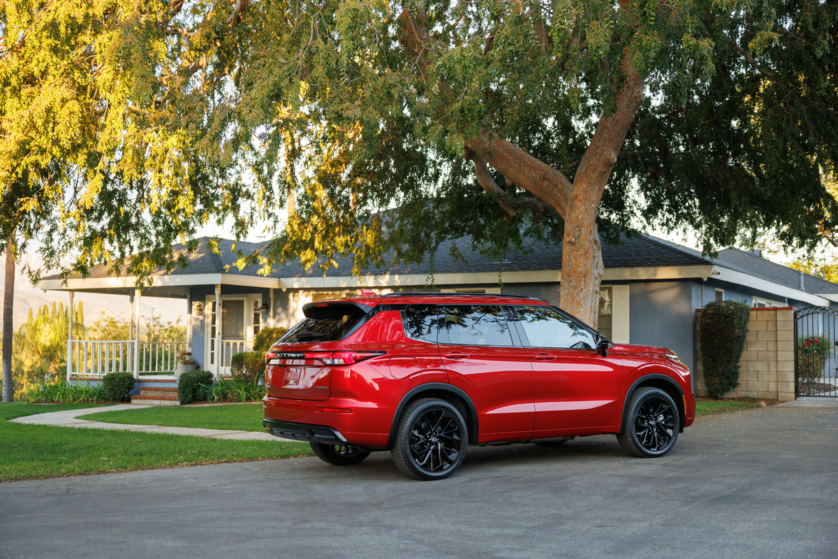 2026 Nissan Rogue PHEV з боку