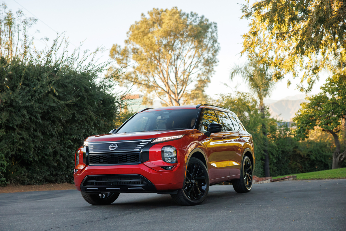 Деталі зовнішнього оформлення 2026 Nissan Rogue PHEV