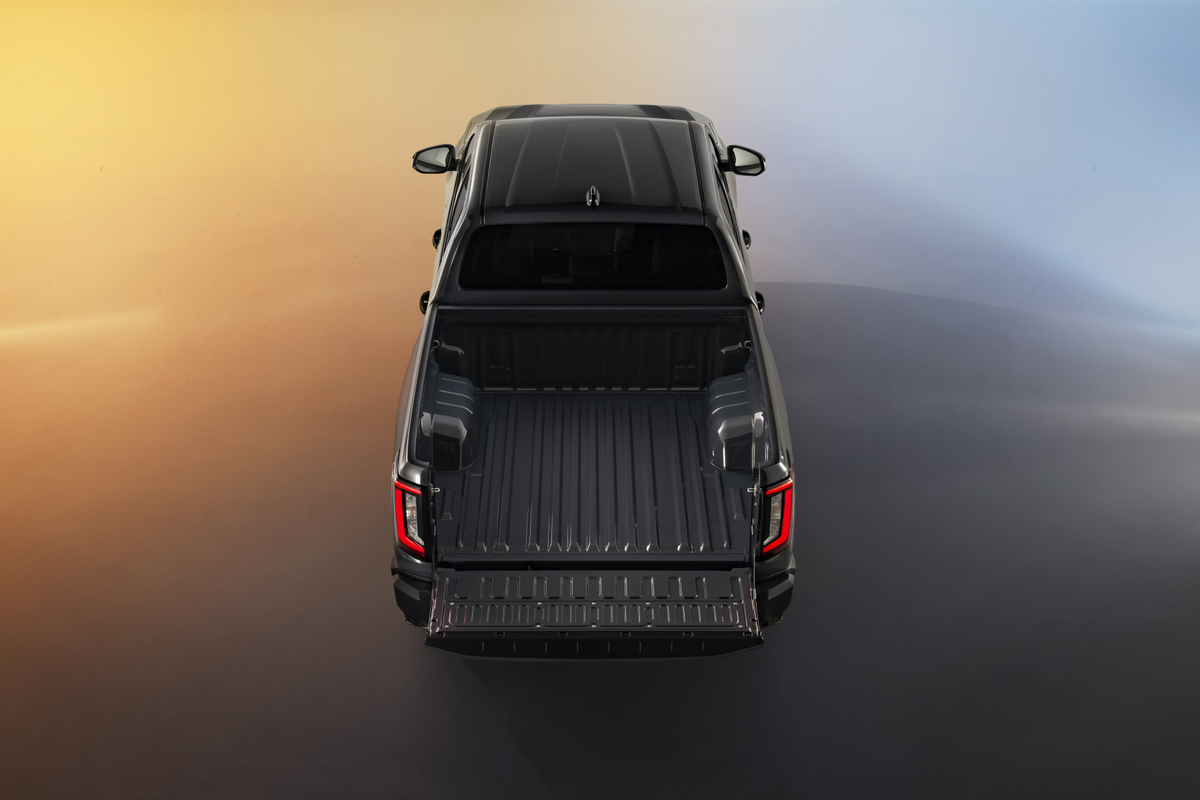 Salon of Toyota Hilux