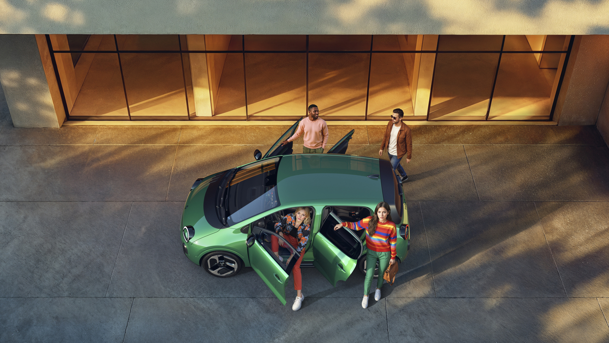 Renault Twingo E-Tech - вид з боку