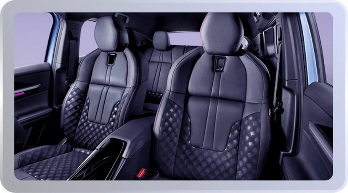 Обзор места водителя в Perodua QV-E