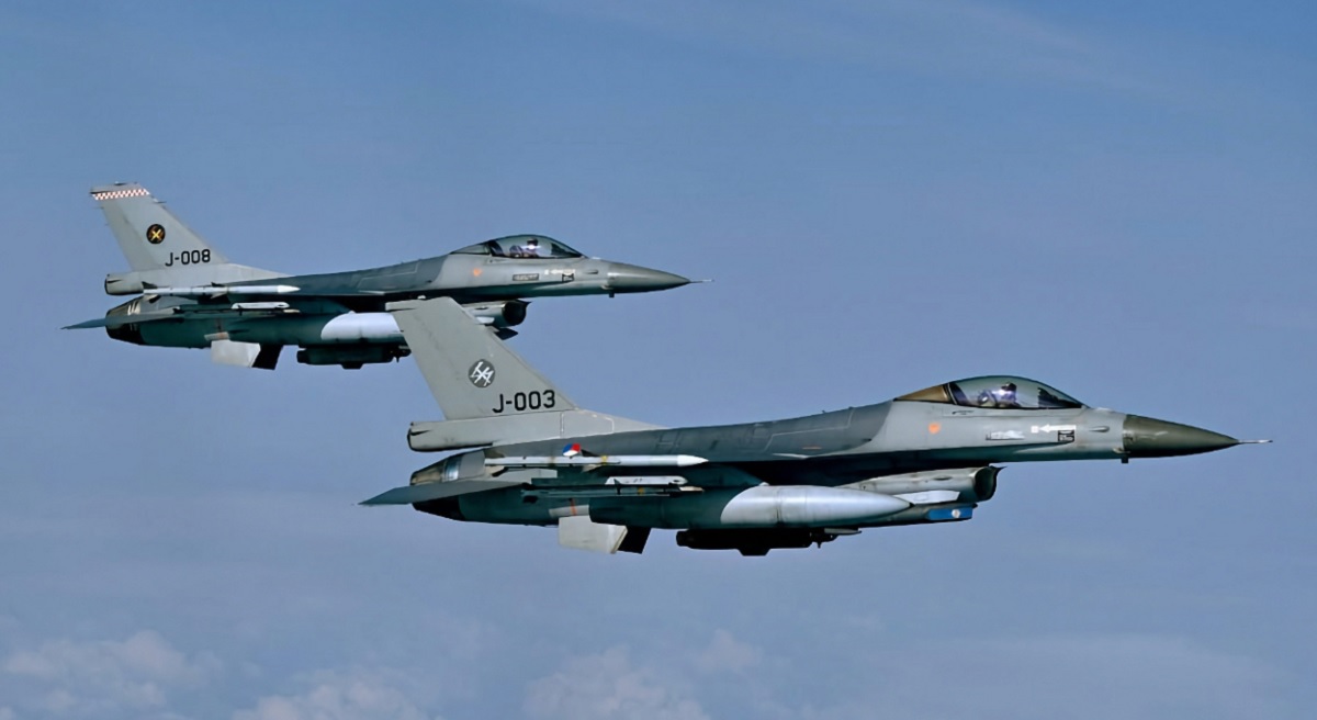 I Paesi Bassi consegnano il primo lotto di caccia F-16 Fighting Falcon all'Ucraina