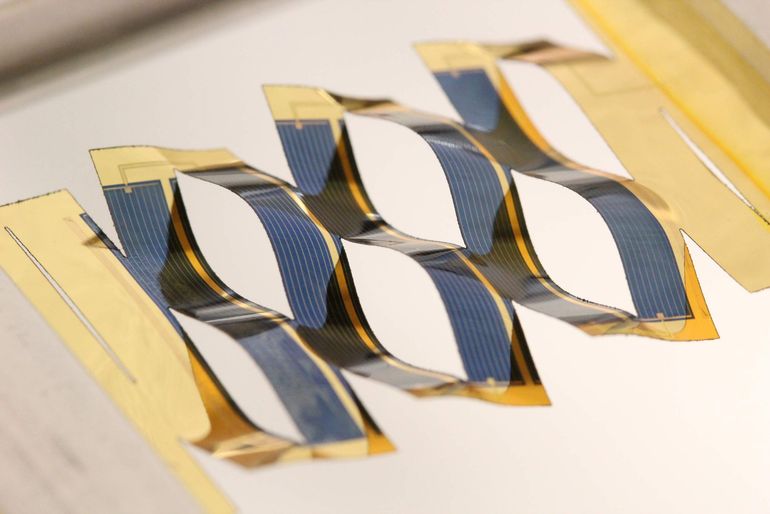 Вдохновленные фигурками киригами солнечные батареи следят за положением Солнца