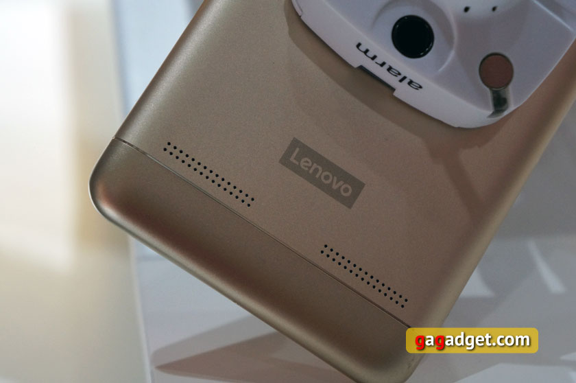 IFA 2016: "батарейкофон" Lenovo P2 и металлическая линейка K6 своими глазами-10