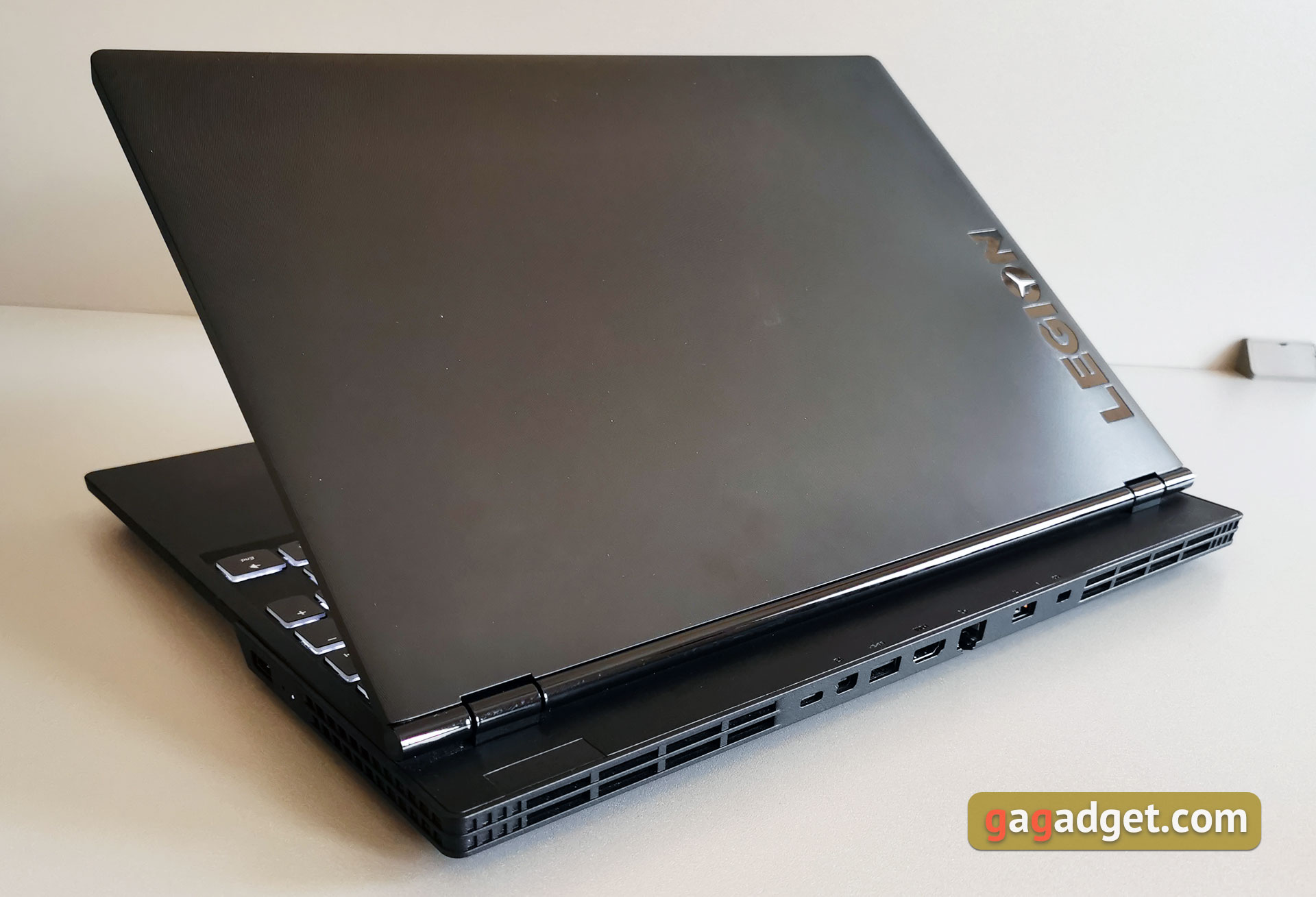 Обзор Lenovo Legion Y530: игровой ноутбук со строгим дизайном-5
