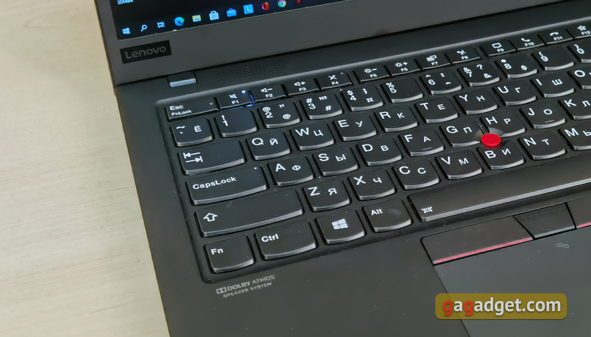 Обзор Lenovo ThinkPad X1 Carbon 8th Gen: нестареющая бизнес-классика-22