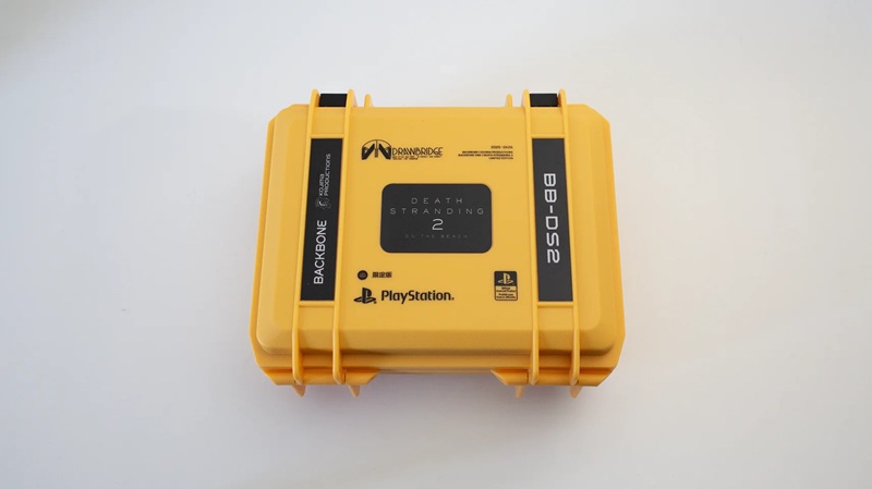 Тематическая цветовая гамма контроллера Backbone One