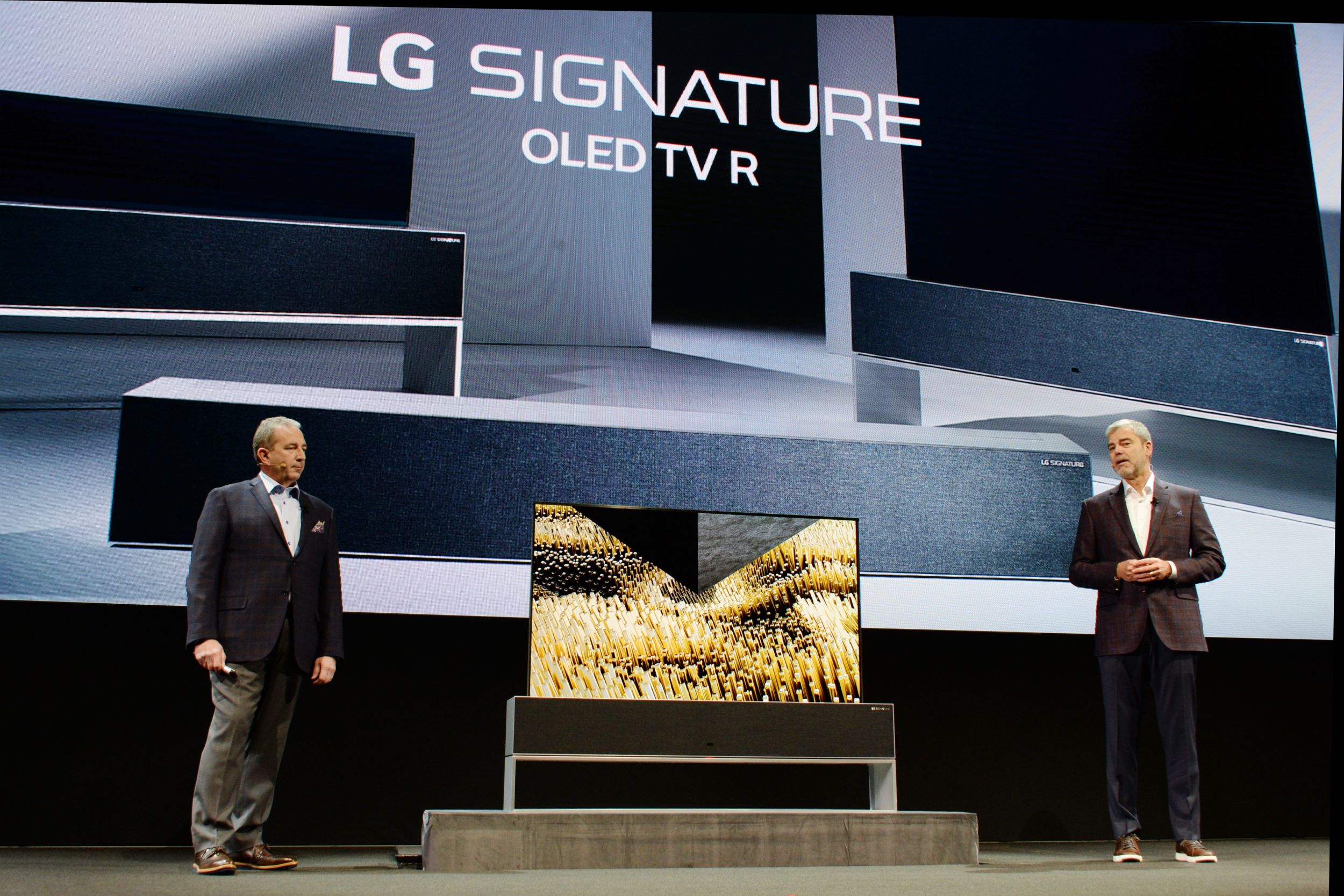 lg-OLED65R9-rollable-tv-ces-2019-1.jpg