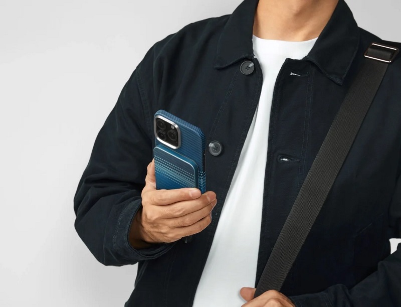 Pitaka Aramid Fiber Magnetic Power Bank - зарядка