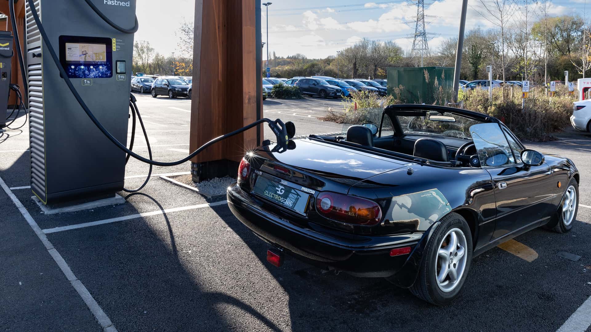 Electrified Mazda MX-5 NA - view 2