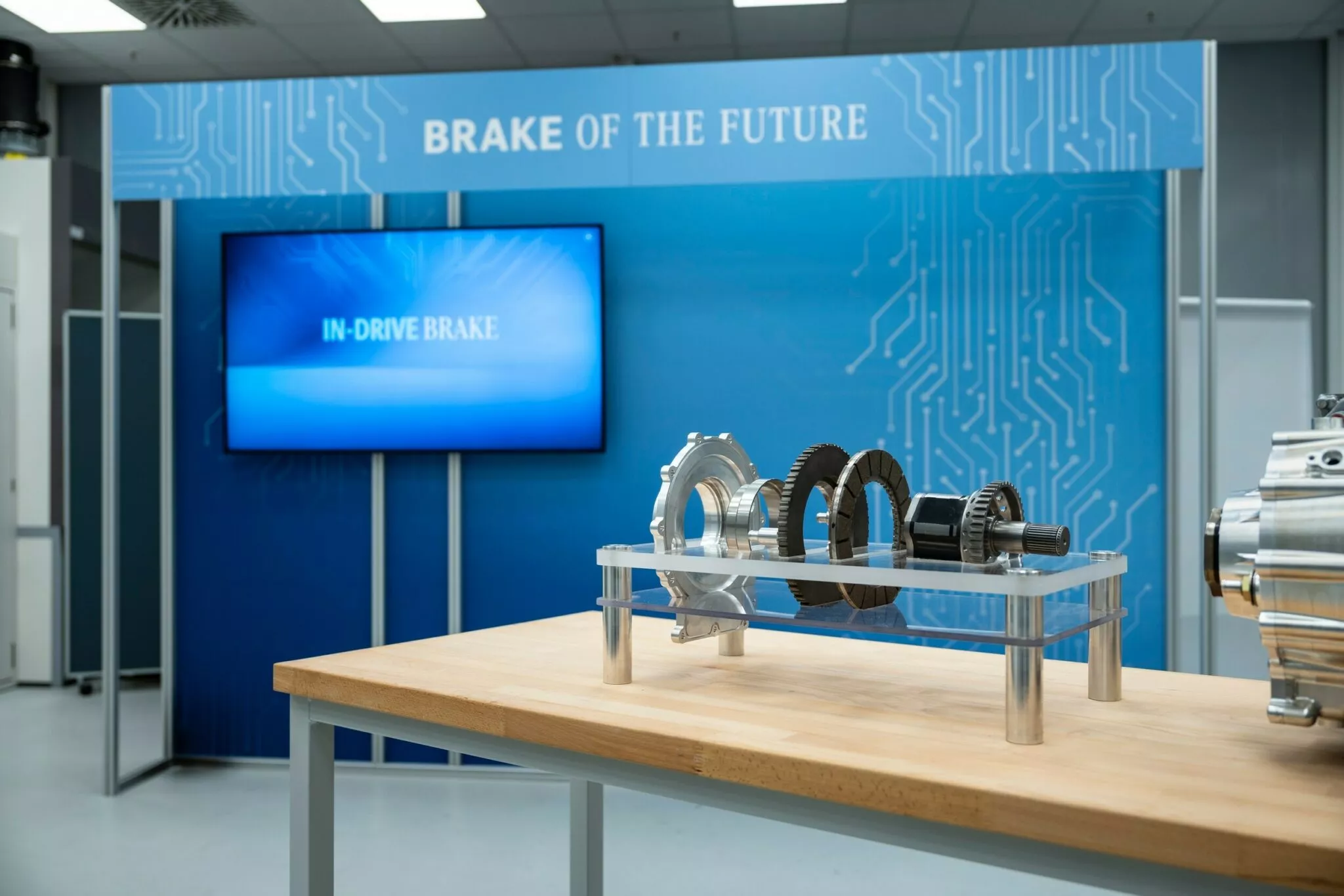 Mercedes' new solar paint technology