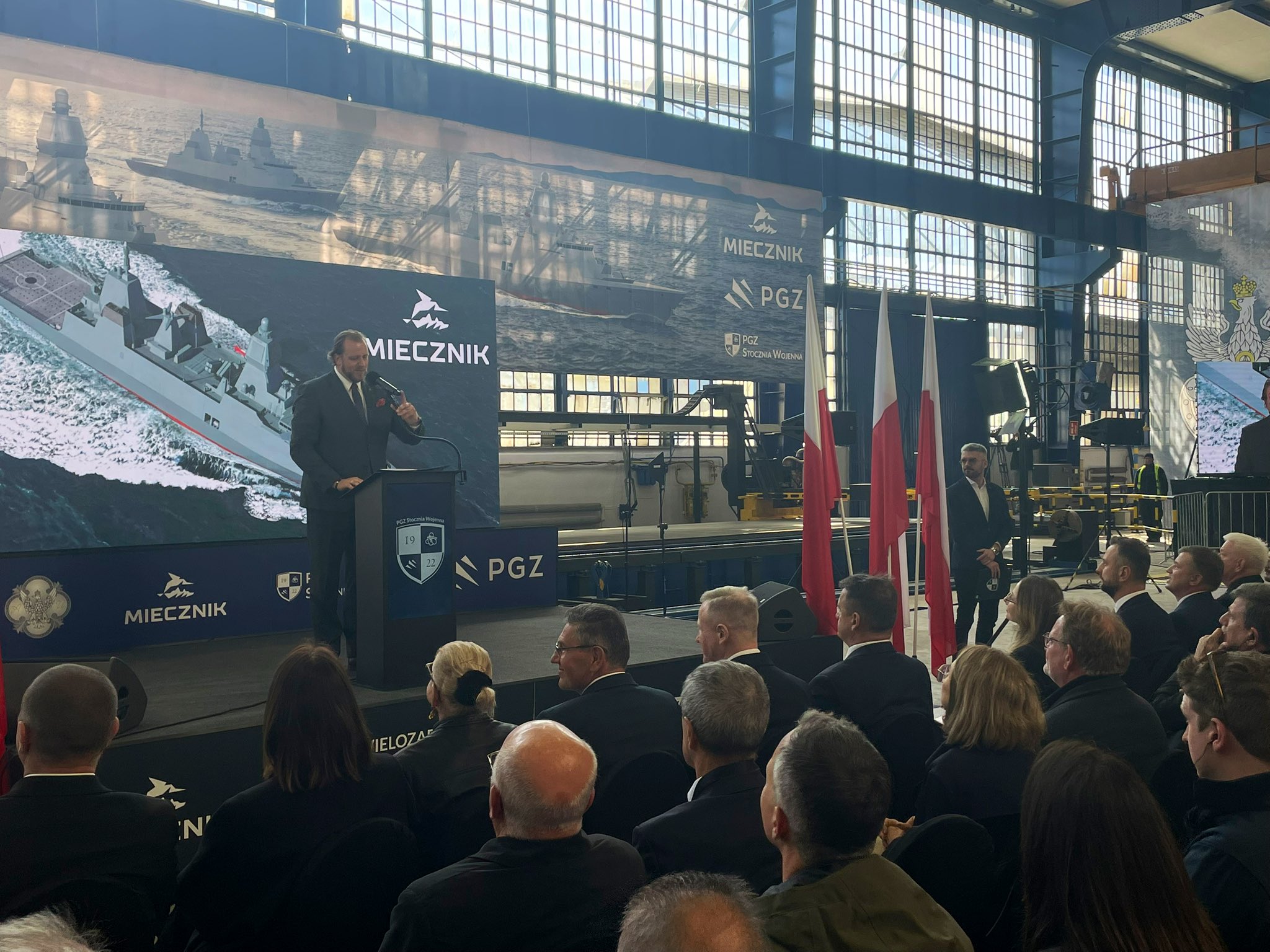 Presentation of the Miecznik frigate