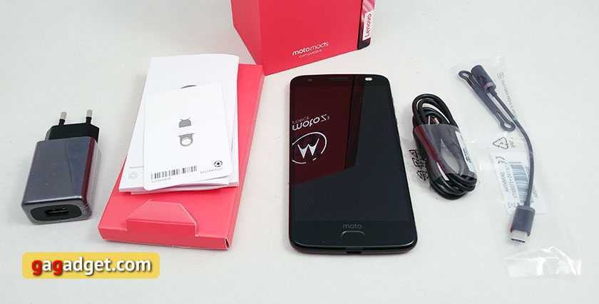 Обзор Moto Z2 Force: флагманский смартфон с небьющимся экраном-4