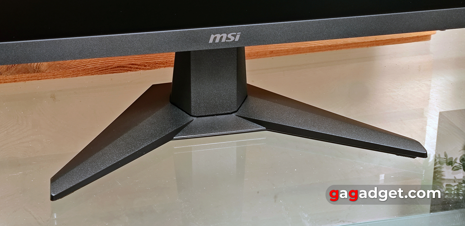 Огляд MSI MAG 256F