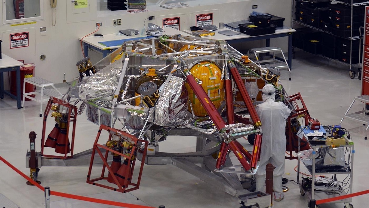 nasa-starts-building-next-mars-rover-for-2020-launch.jpg