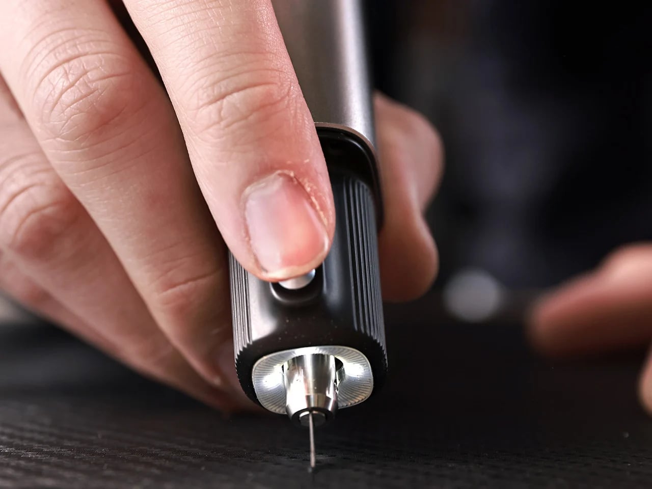 NeoBlade смотрит с близкого расстояния