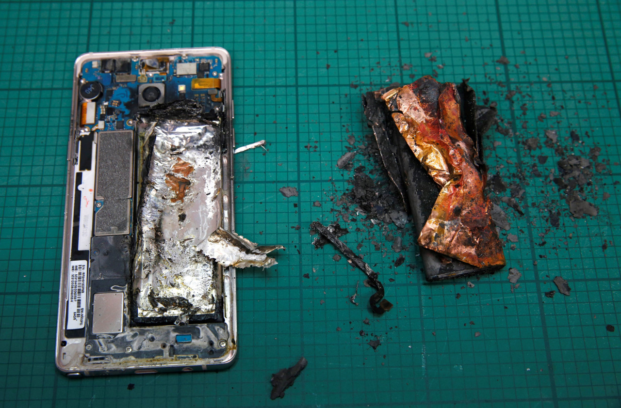 Что случилось с Samsung Galaxy Note 7 и почему он горит-2