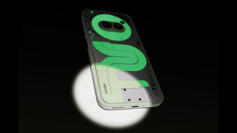 Se ha presentado una versión especial del smartphone Nothing Phone (2a) Plus, con un cuerpo que brilla en la oscuridad-2