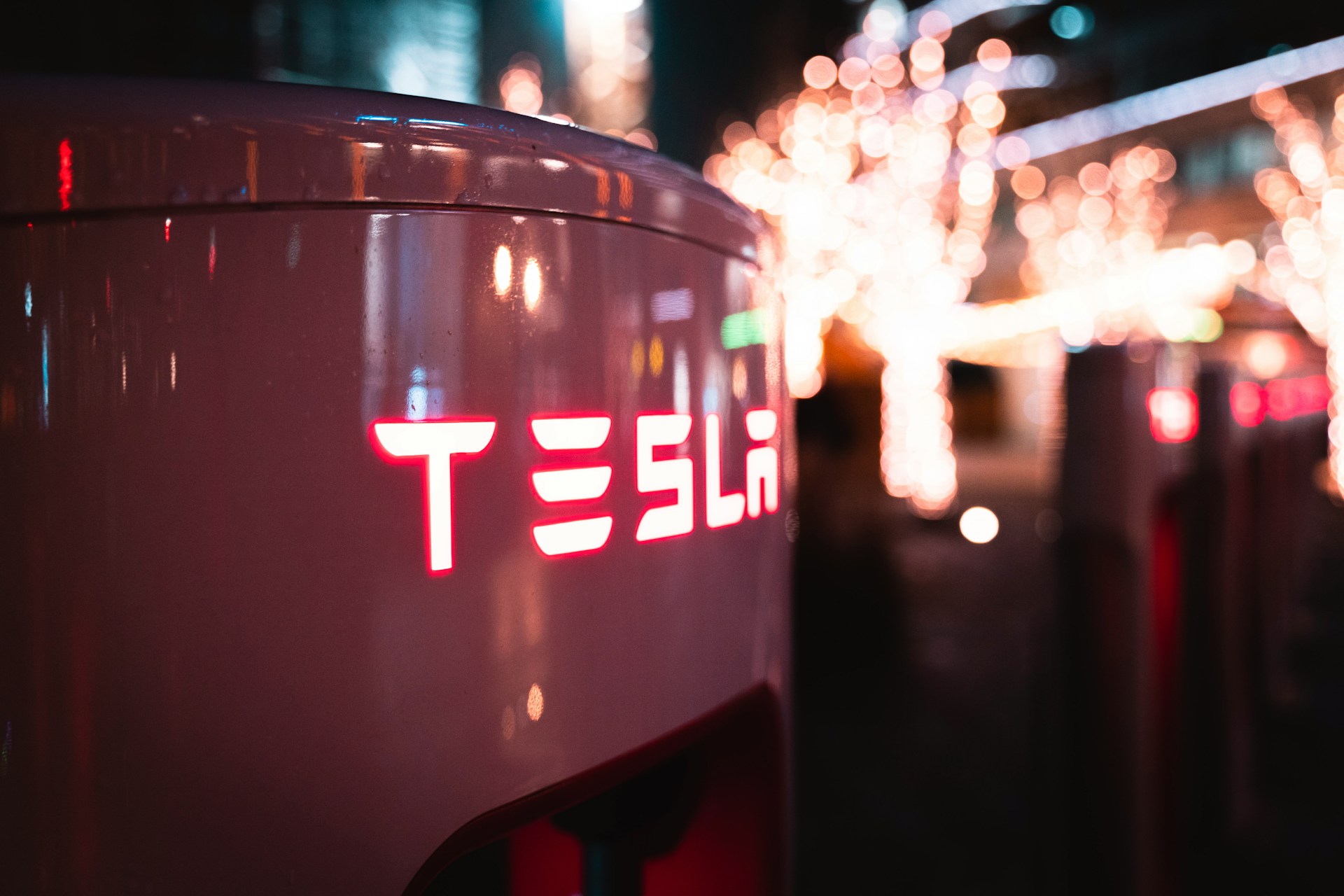 Tesla залучає Apple до судового розгляду щодо смертельної ДТП з автопілотом