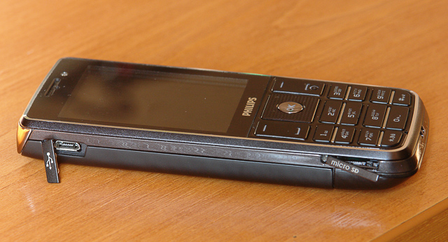 Обзор мобильного телефона Philips Xenium X623-4