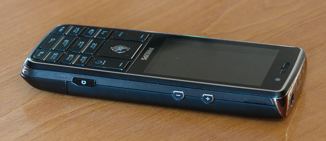 Обзор мобильного телефона Philips Xenium X623-6