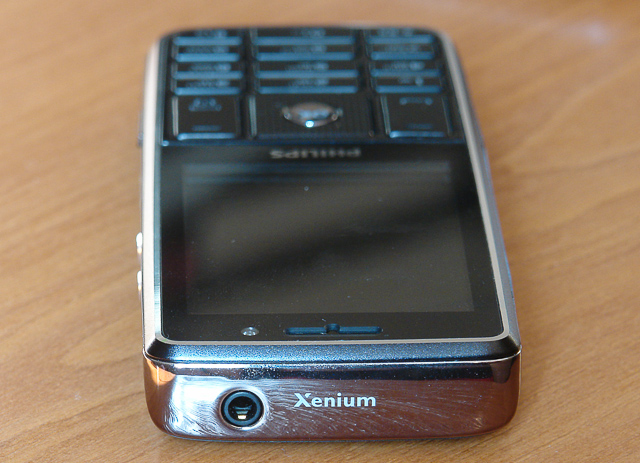 Обзор мобильного телефона Philips Xenium X623-7