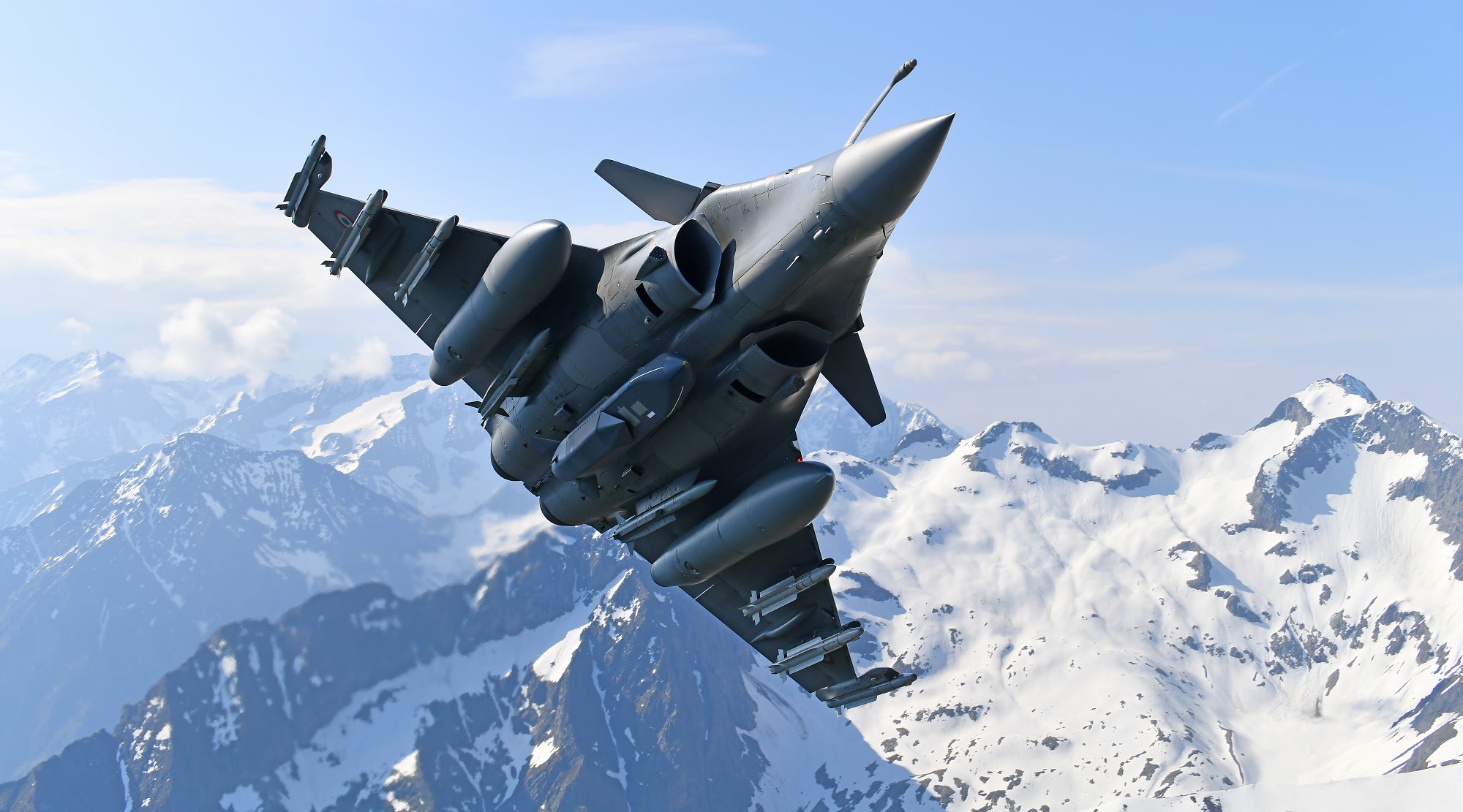 Francia compra 42 cazas Dassault Rafale